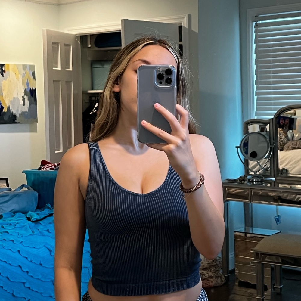 SOLD ON CURTSY NWOT Quiet Storm Crop Top small